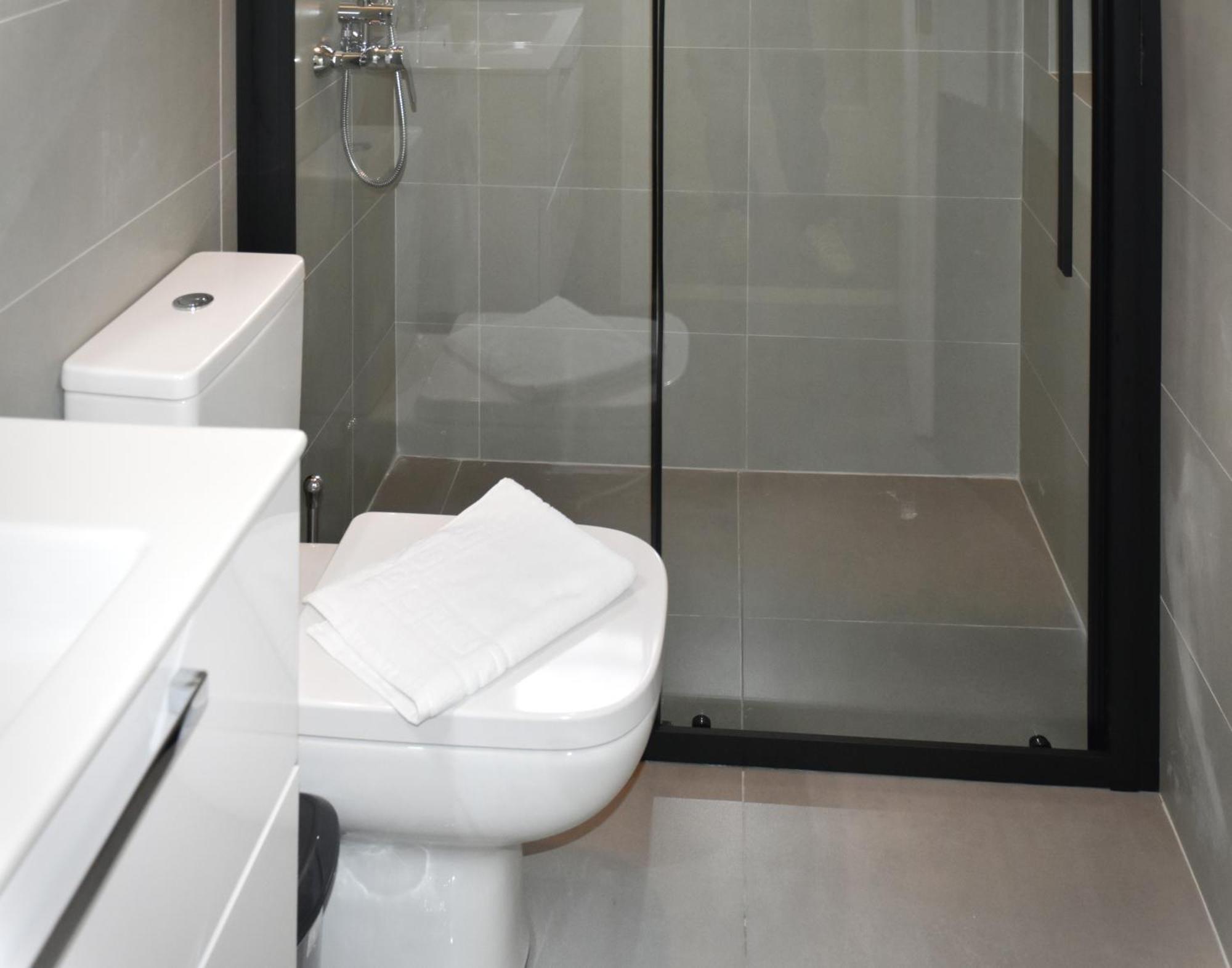 Spacious Modern Apartment In Pagkrati アテネ エクステリア 写真