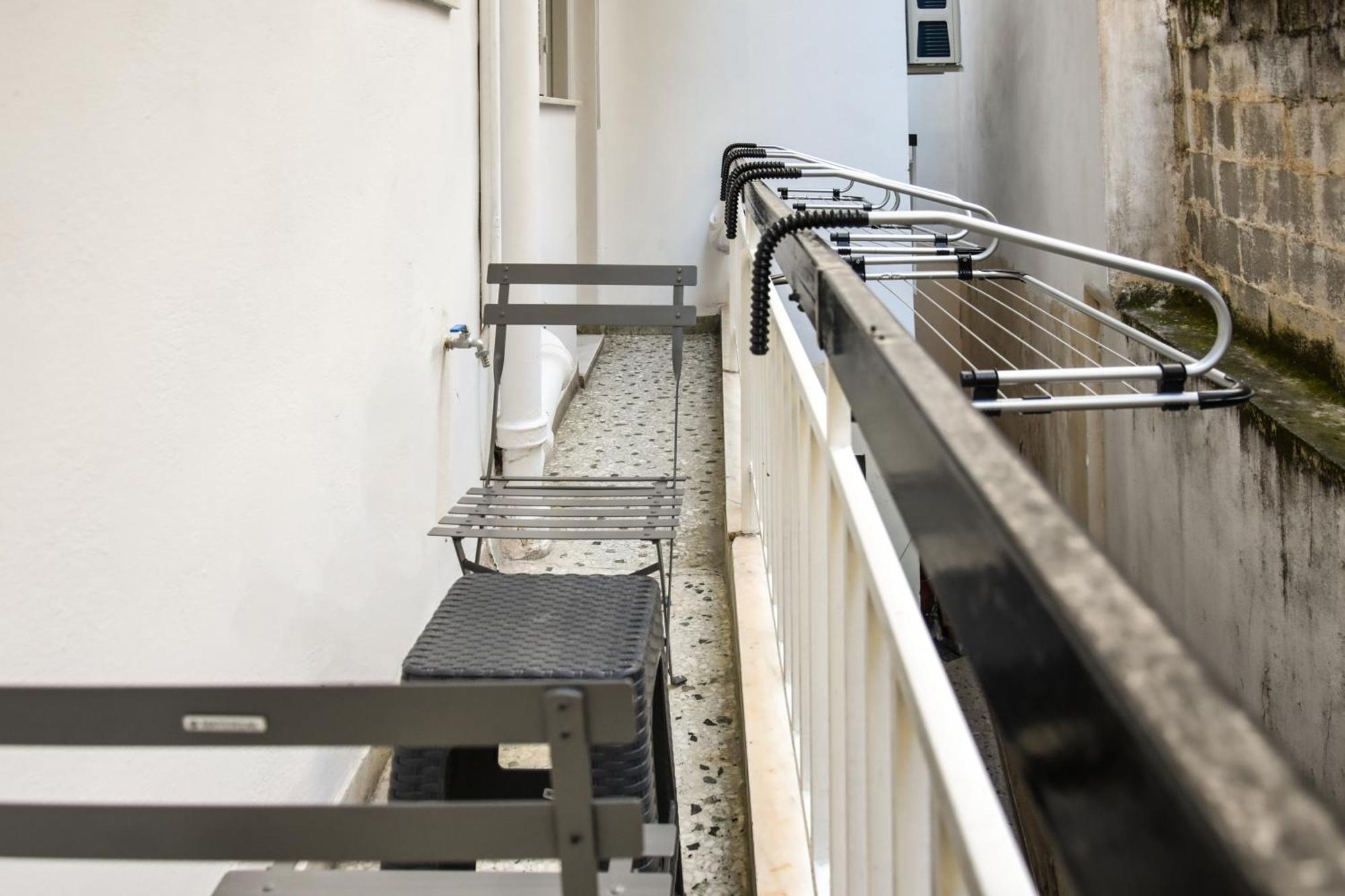 Spacious Modern Apartment In Pagkrati アテネ エクステリア 写真