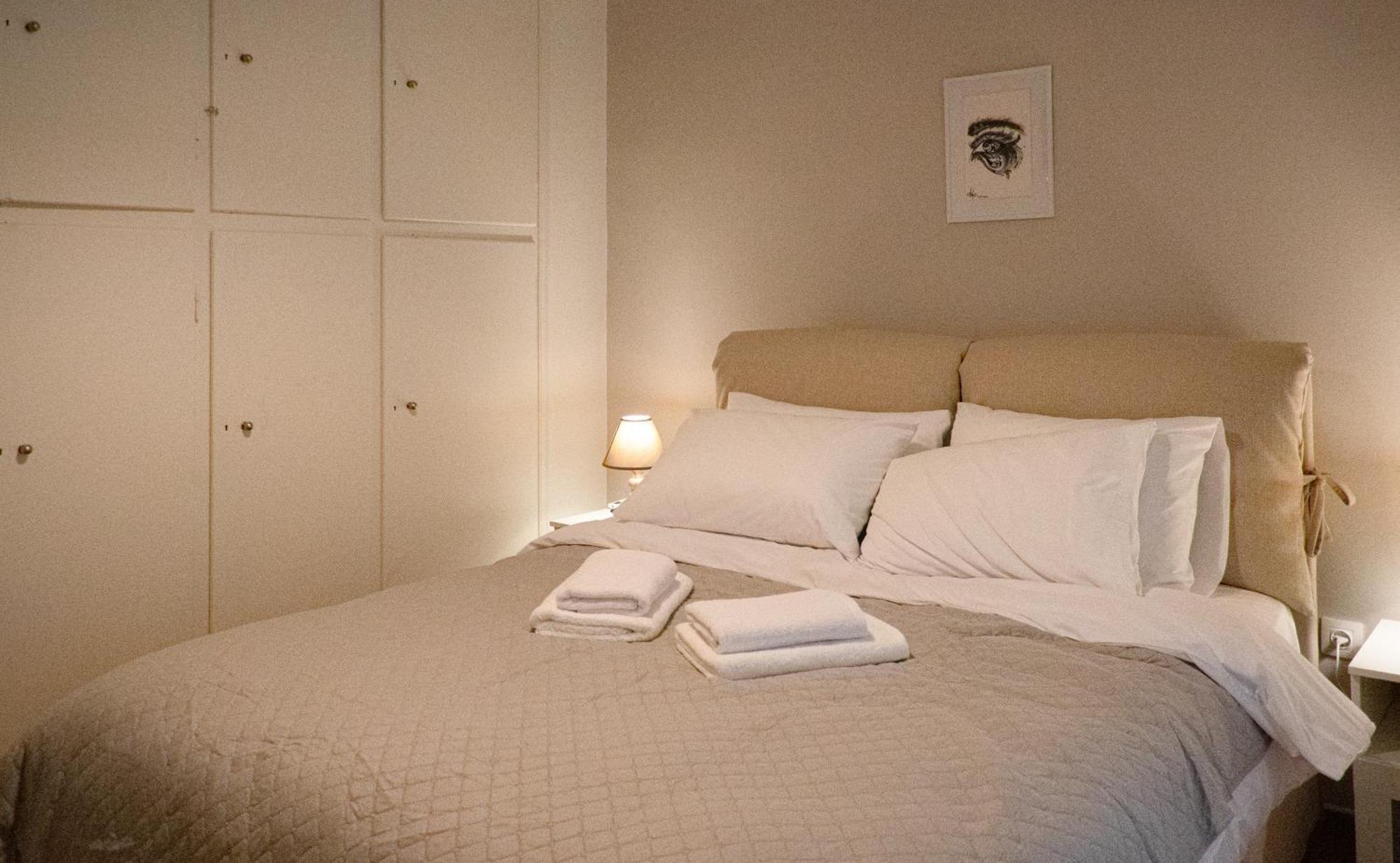 Spacious Modern Apartment In Pagkrati アテネ エクステリア 写真