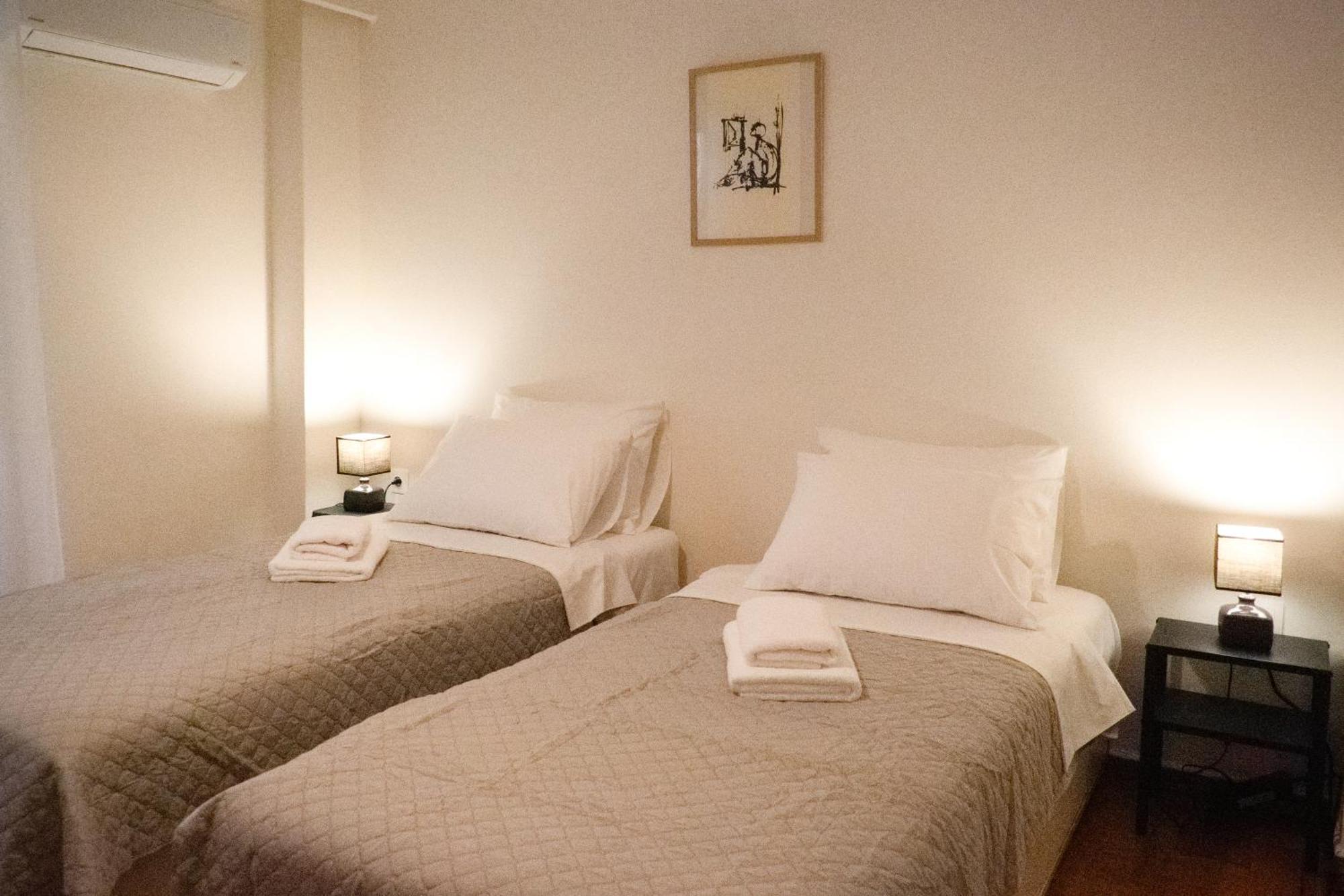 Spacious Modern Apartment In Pagkrati アテネ エクステリア 写真