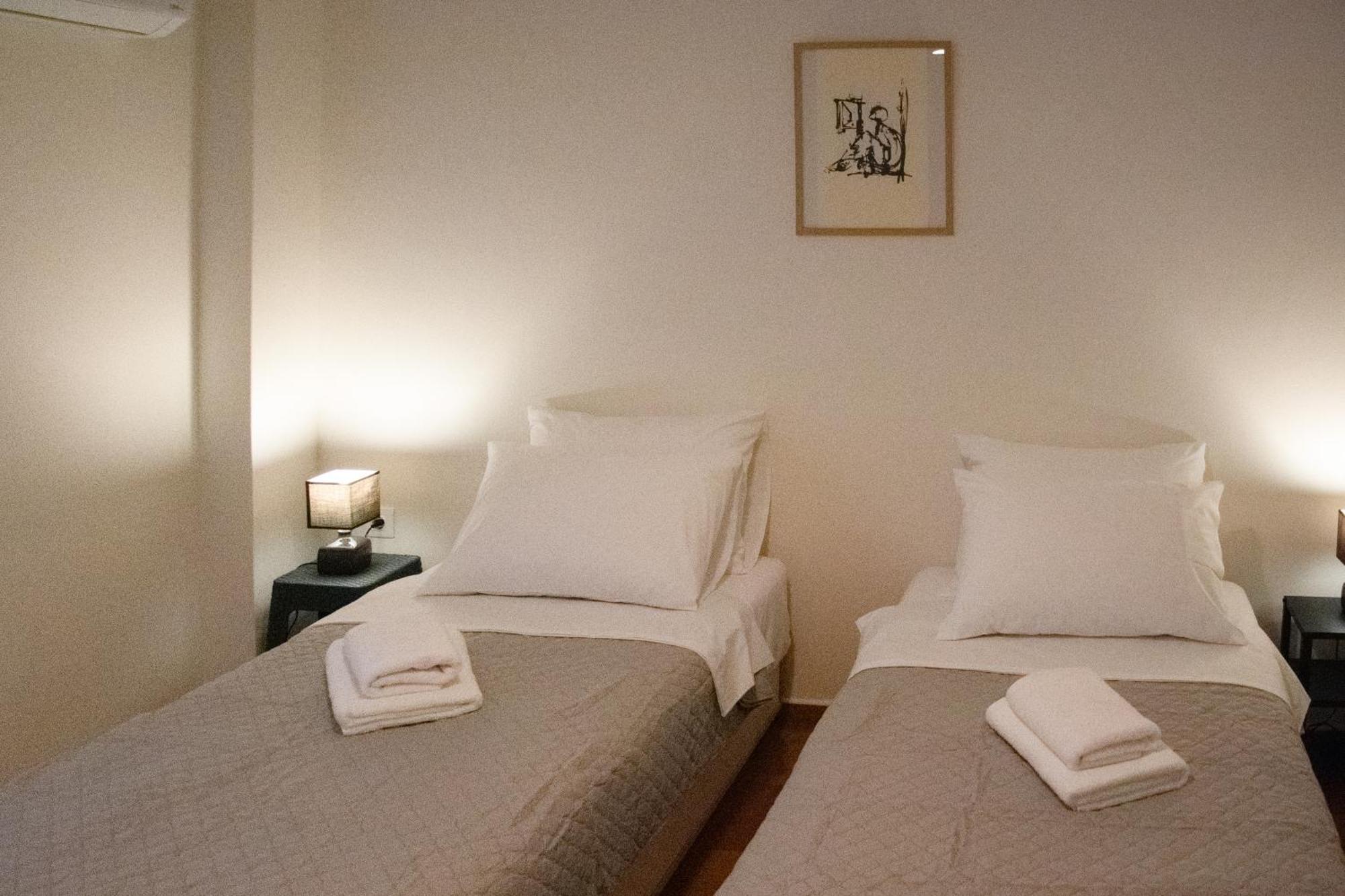 Spacious Modern Apartment In Pagkrati アテネ エクステリア 写真